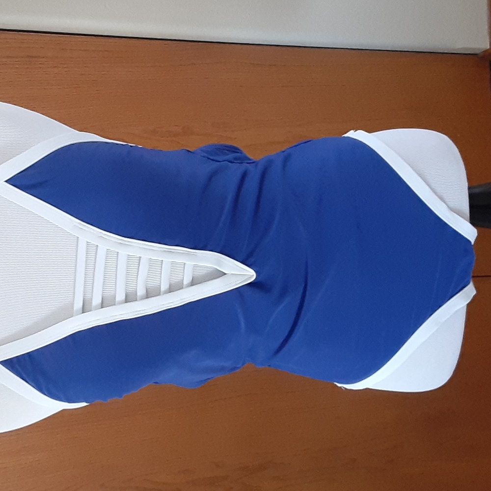 Womens swim no brand name but cut and like new